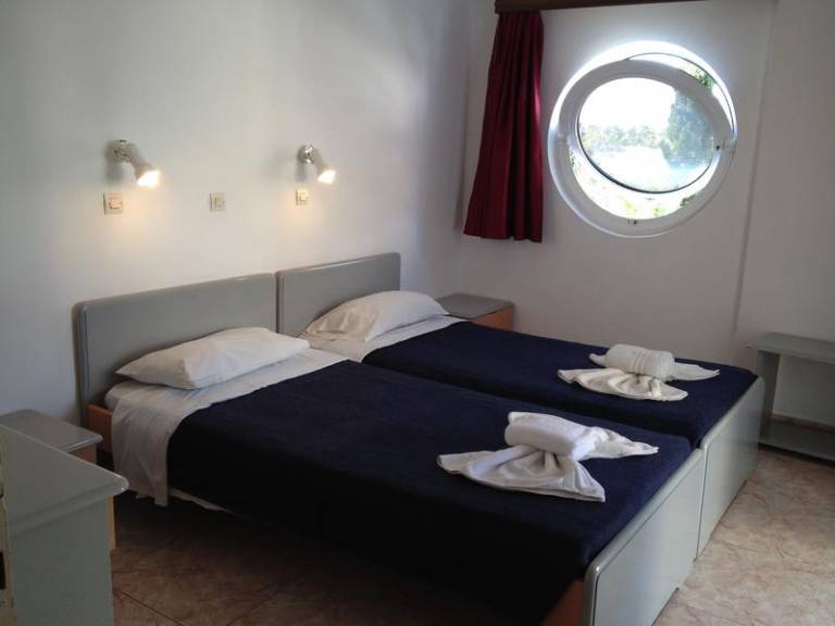 Family-oriented lovely apartment with pool, garden & barbecue | Next to the beach | Pets allowed — photo 3