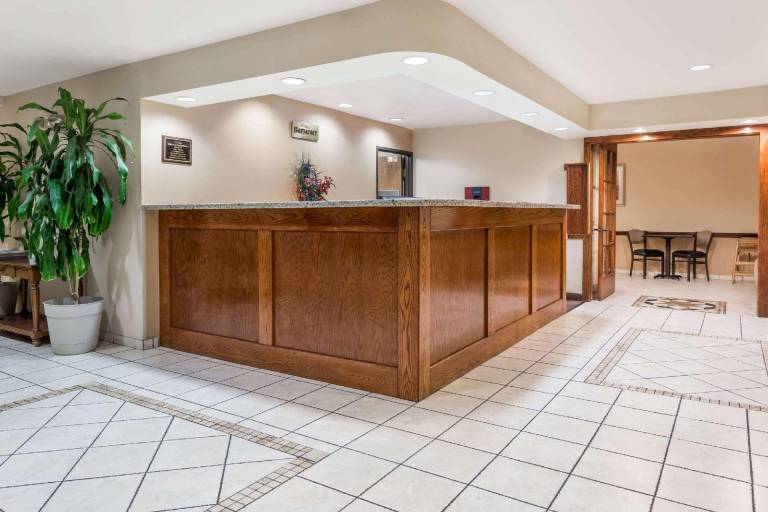 Baymont by Wyndham Yreka — photo 3