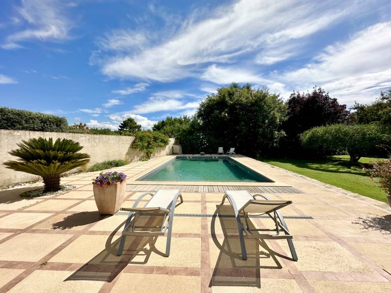 Family-oriented vacation home with yard, private pool & grill | Pets allowed — photo 5