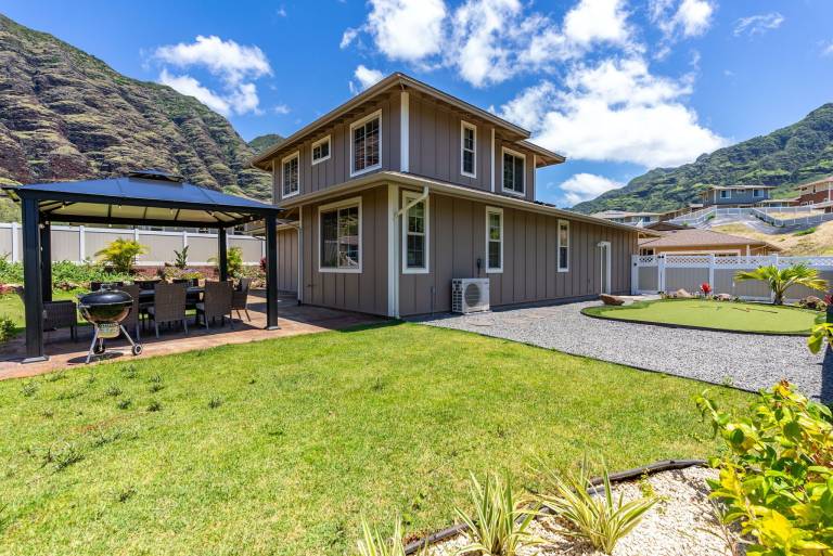 House  Mākaha