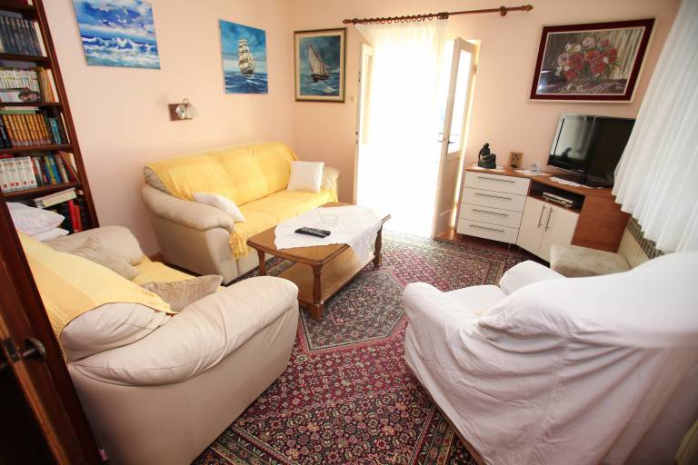 Three bedroom apartment with terrace and sea view Trogir (A-15011-a) — photo 2