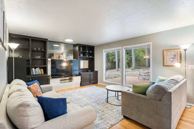 Children-friendly nice house with patio & garden | Pet-friendly in Beaverton, OR