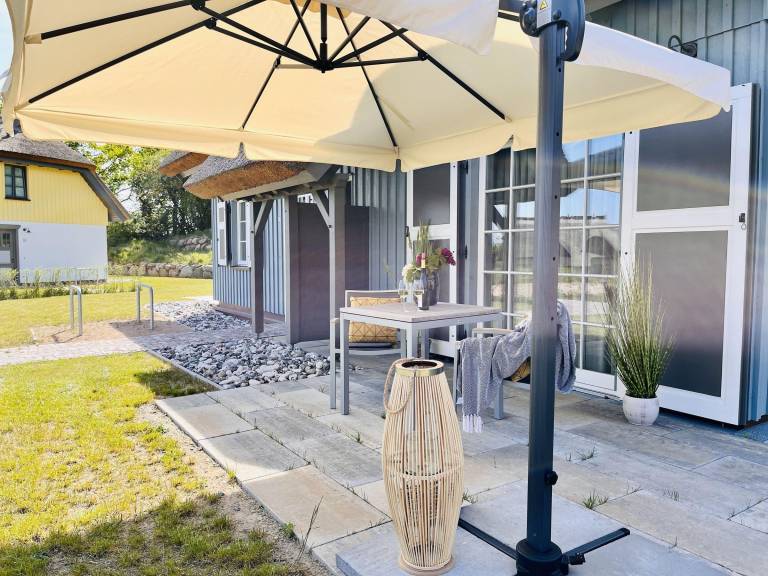 Apartment with terrace & garden | Garden view — photo 2
