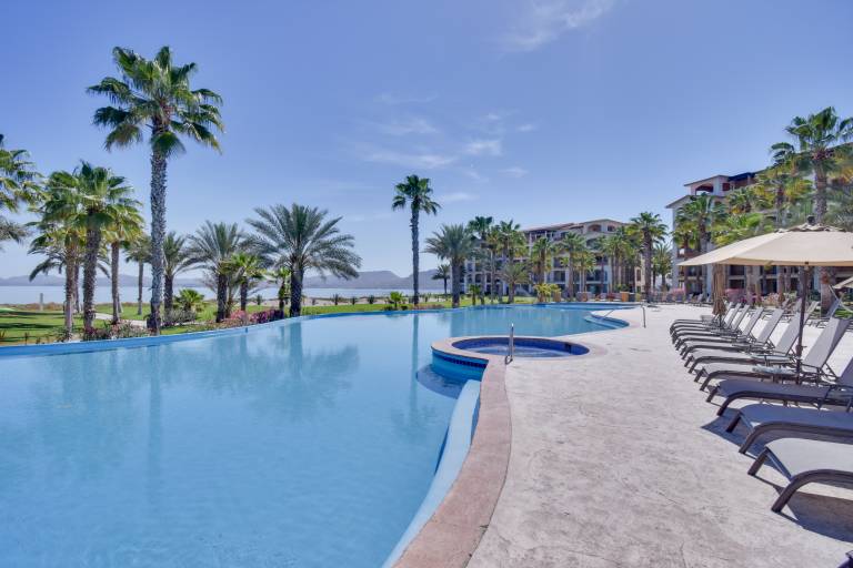 Colorful ‘Paraiso del Mar Resort Condo w Patio