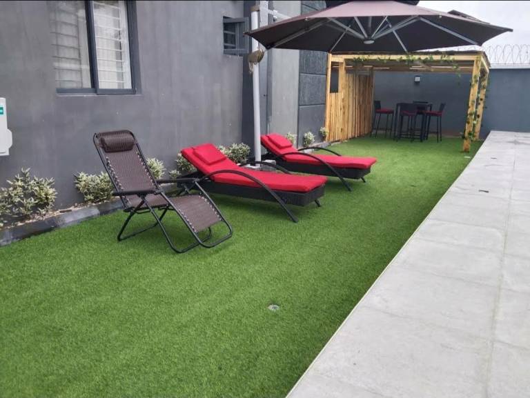 Holiday apartment with pool & yard — photo 5