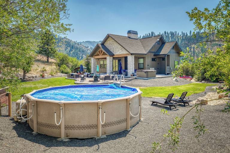 Cabin Garden Valley