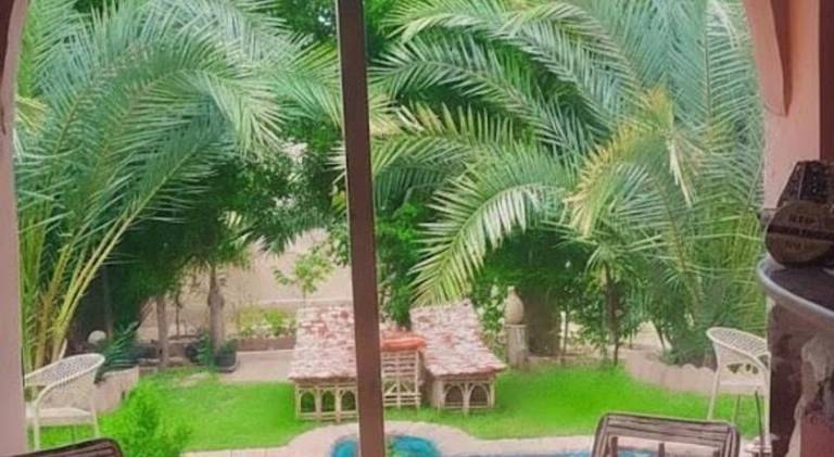 Lodge with pool, hot tub & yard — photo 5