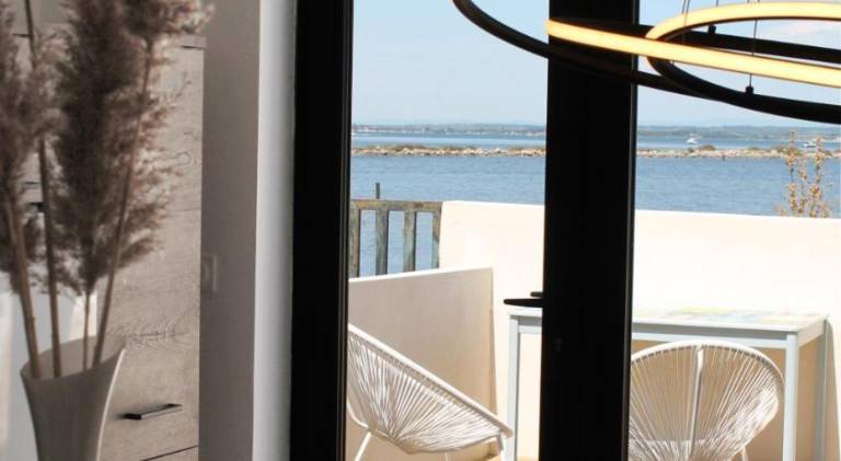 Vacation home with terrace & barbeque | Pet-friendly — photo 3