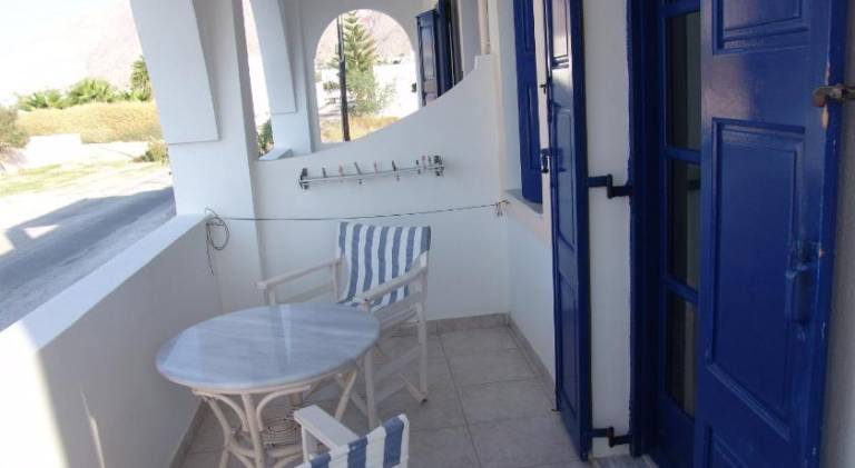 Holiday apartment with yard, barbeque & terrace — photo 2