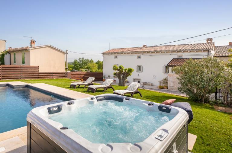 Villa with private pool, patio & hot tub in Porec