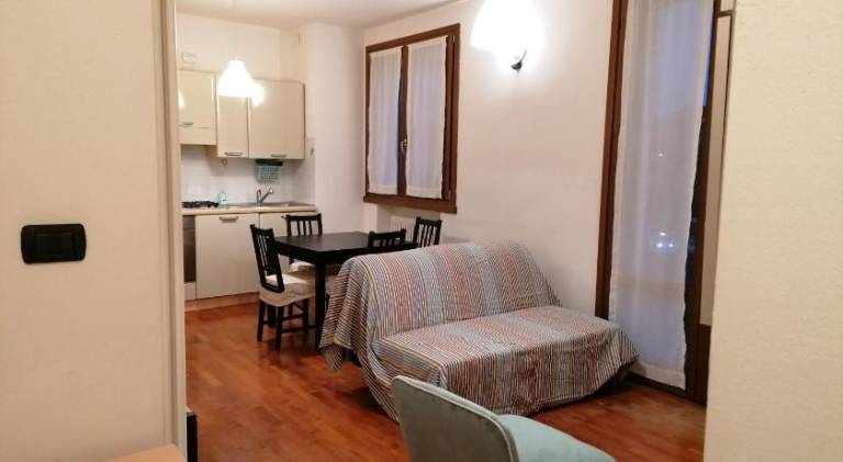 Rental apartment with 1 room for 4 persons in Parma