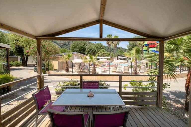 Mobile home with patio — photo 3