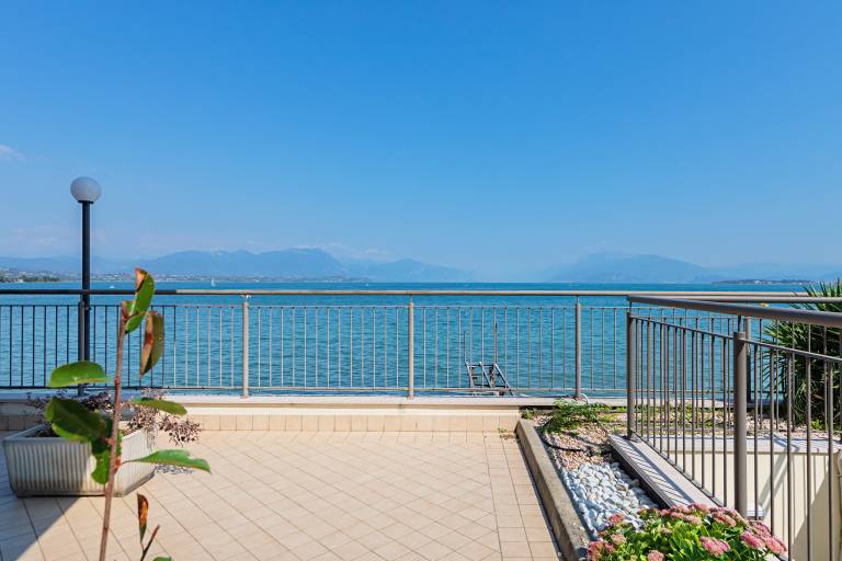 Residenza Miralago with pool Ground floor One bedroom
