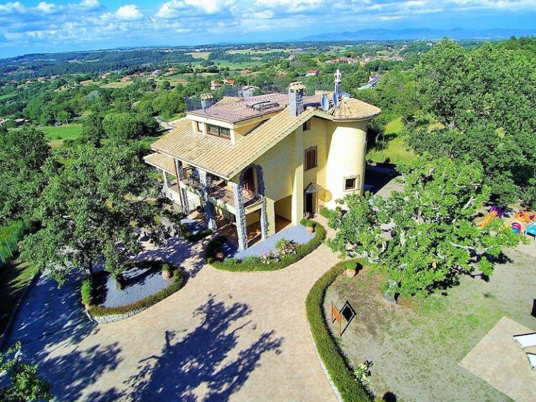 Fully equipped pleasant vacation home with patio, private pool & garden | Pets allowed — photo 3
