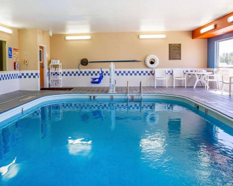 Comfort Inn & Suites Coralville - Iowa City near Iowa River Landing — photo 3