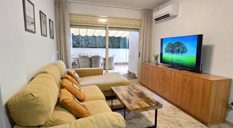 Apartment with patio — photo 2