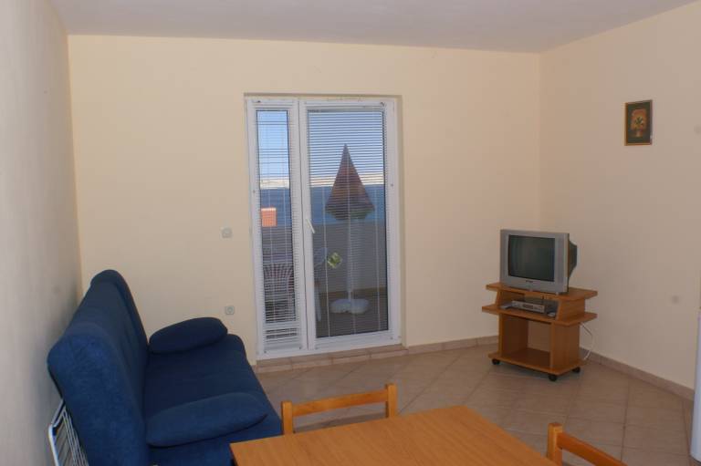 One bedroom apartment near beach Kustići, Pag (A-4087-f) — photo 2