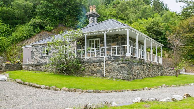 Cottage  Llanfairfechan