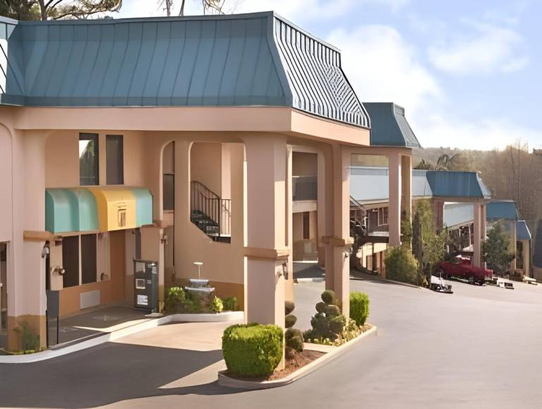 Super 8 By Wyndham Forest Park in Clayton, GA