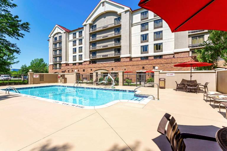 Hyatt Place Overland Park Convention Center in Overland Park, KS