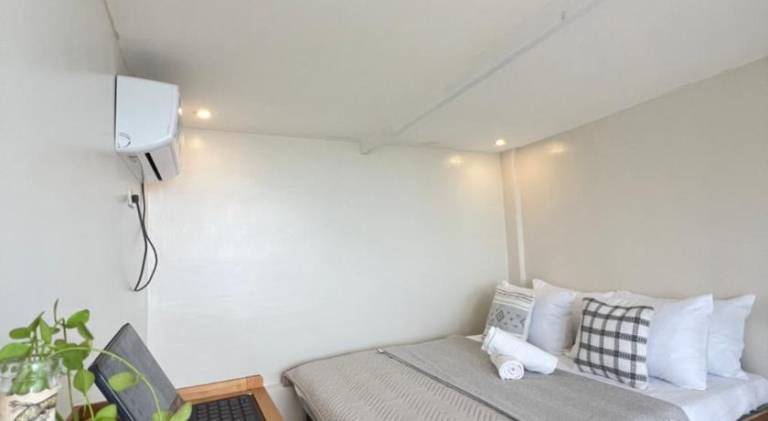 Pleasant holiday apartment with terrace | Next to the beach | Dogs allowed in Puerto Galera