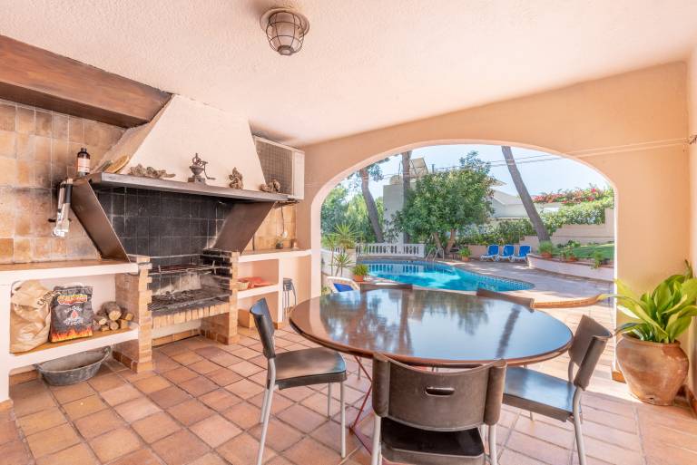 Stunning Villa "Costa de Blanes" with Pool, Terrace, Wi-Fi & Air Conditioning — photo 2
