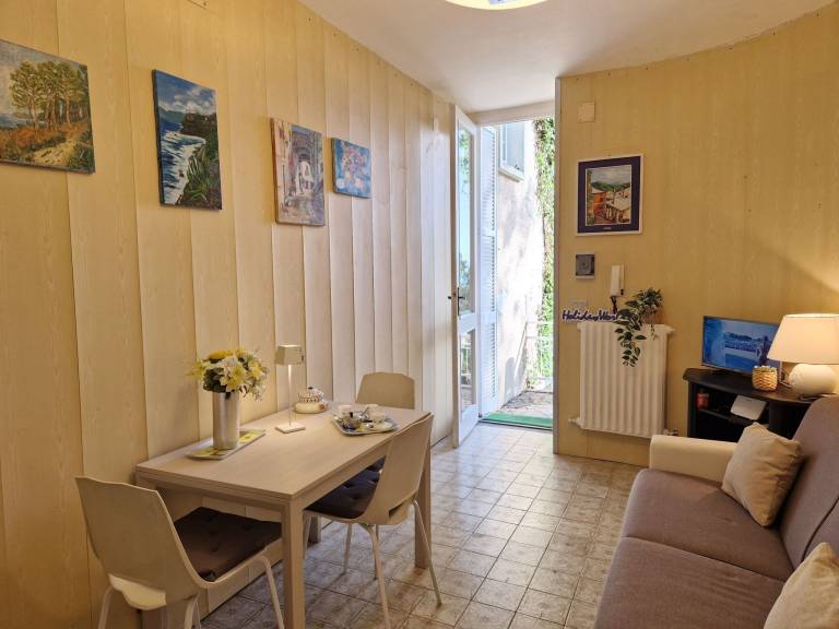 Nice rental apartment with terrace, pool & yard | Dogs allowed — photo 5