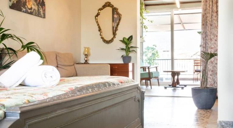 Rental apartment with jacuzzi & terrace | Next to Acropolis of Athens | Perfect for remote work — photo 2