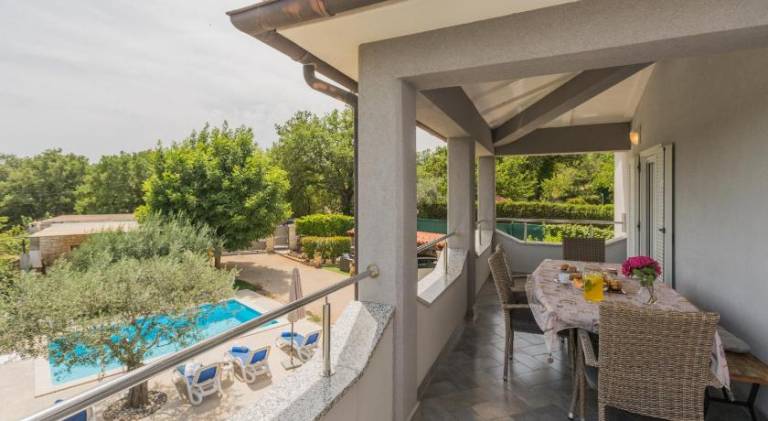 Rental apartment with pool — photo 3