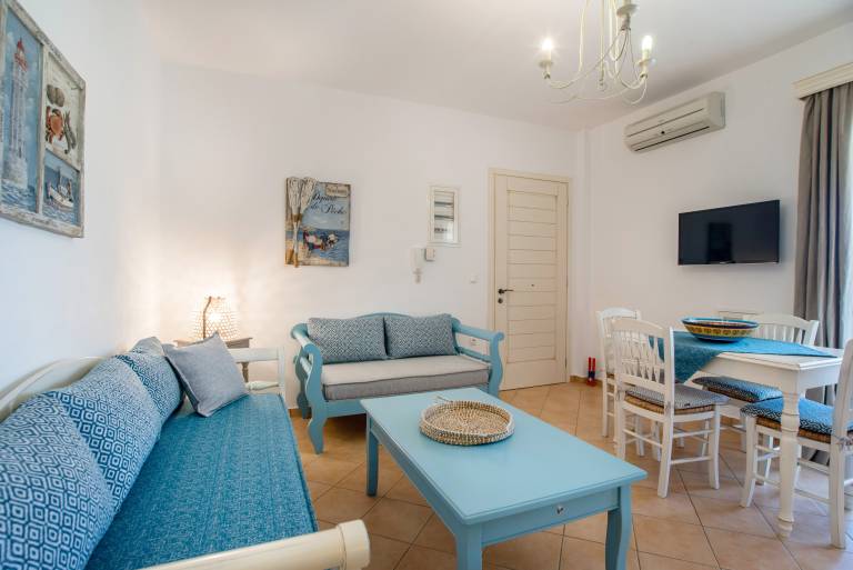 Aparthotel with patio & grill | Sea view | Close to the beach | Pet-friendly — photo 5