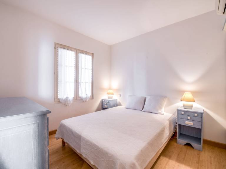 Apartment with 2 rooms for 4 persons — photo 4