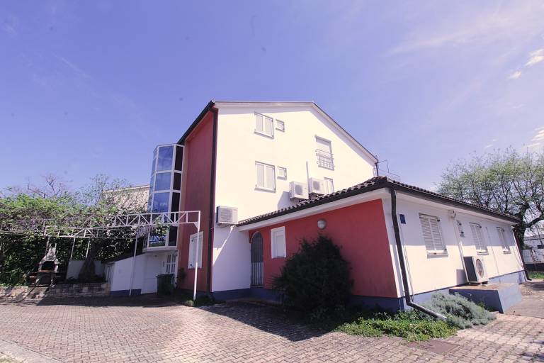 Rental apartment with barbeque & garden | Sea view — photo 2