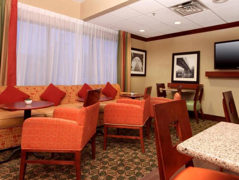 Hampton Inn Morgantown — photo 5
