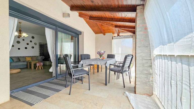 Fully equipped apartment with yard | Pets allowed in Novigrad