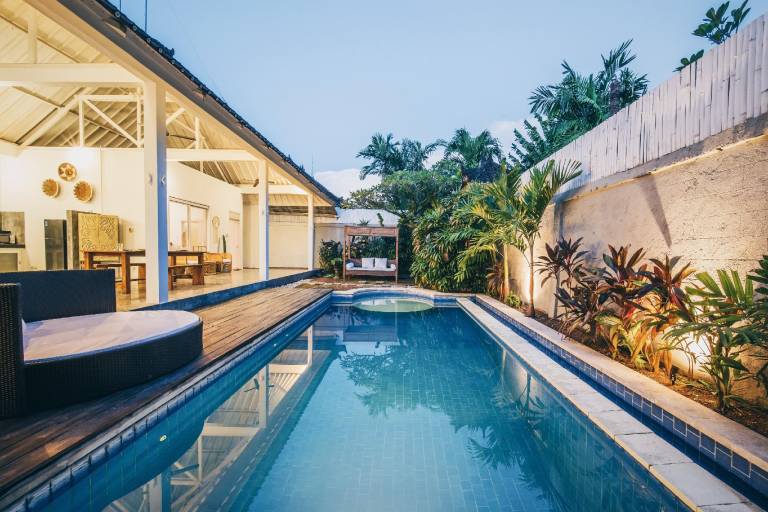 Villa Nova Seminyak-2bdr private big pool villa in Canggu