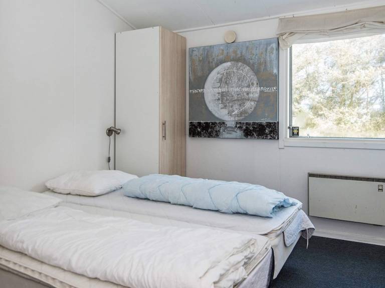 Cabin  Vrist Strand