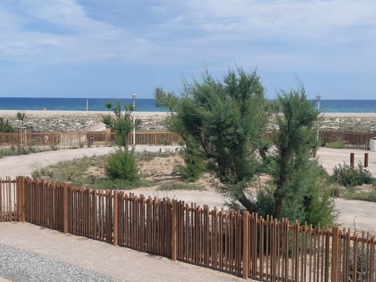 Studio cabin in Port Leucate, 4 pers, pets allowed, parking, direct beach access — photo 3