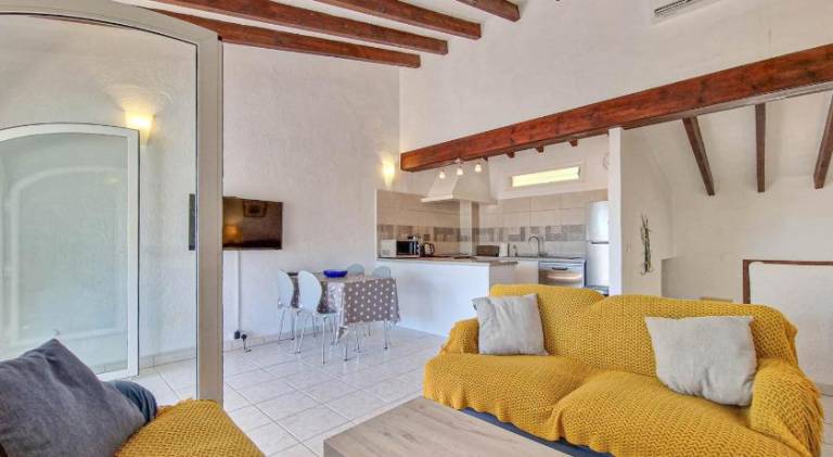 Beautiful chalet with pool | Pets allowed — photo 2