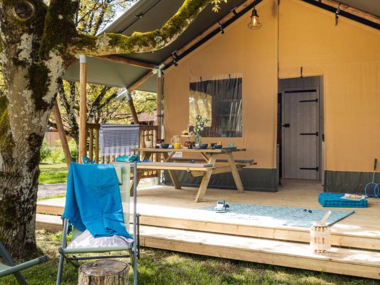 Lovely tent with patio & pool | Pets allowed — photo 5