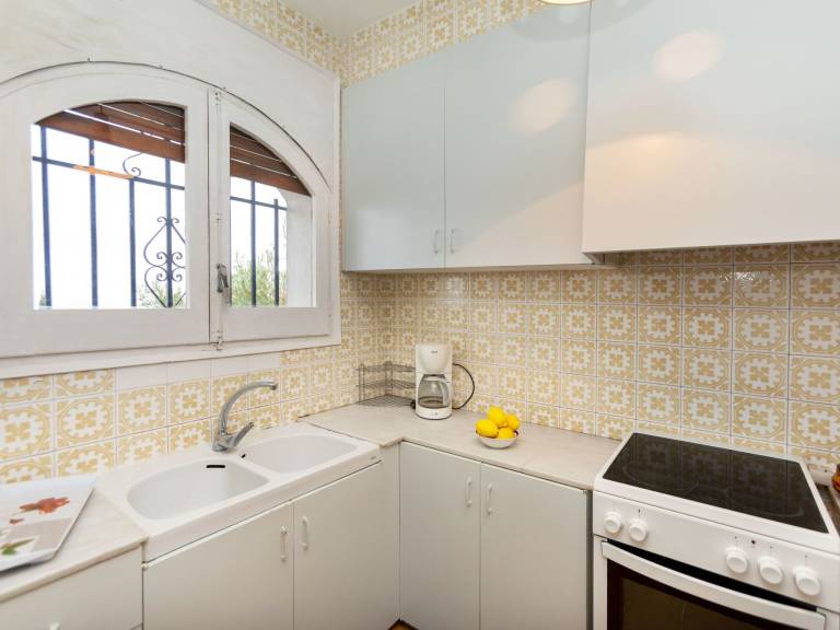Holiday apartment with garden & terrace | Sea view | Close to the beach | Pet-friendly — photo 3