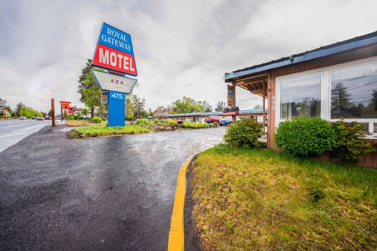 Royal Gateway Motel by OYO in Bend, OR