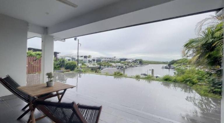 House Sanctuary Cove