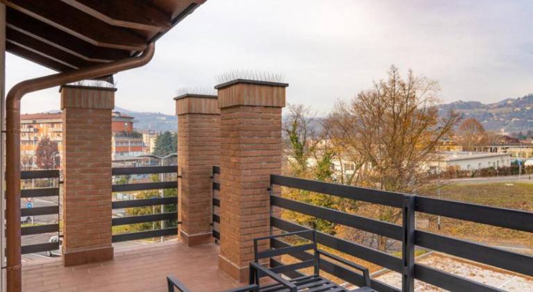 Serviced apartment with terrace & garden — photo 3