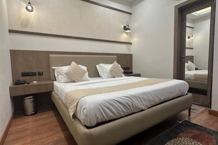 Hotel Temple City by Novelty