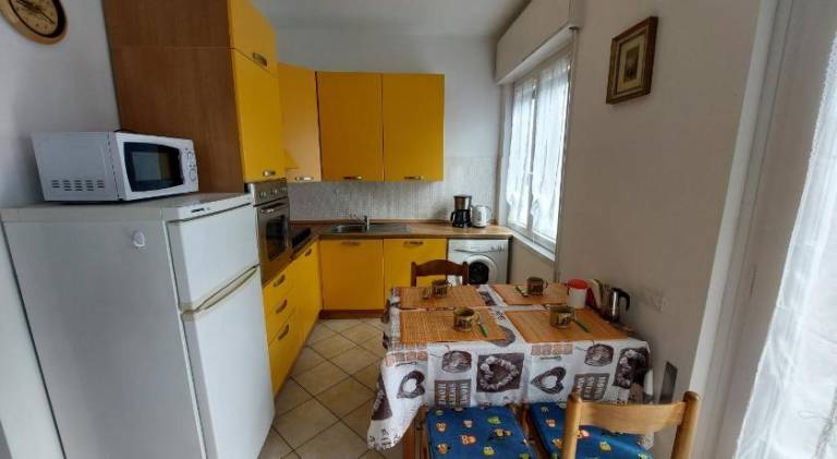 Apartment with garden & terrace — photo 5