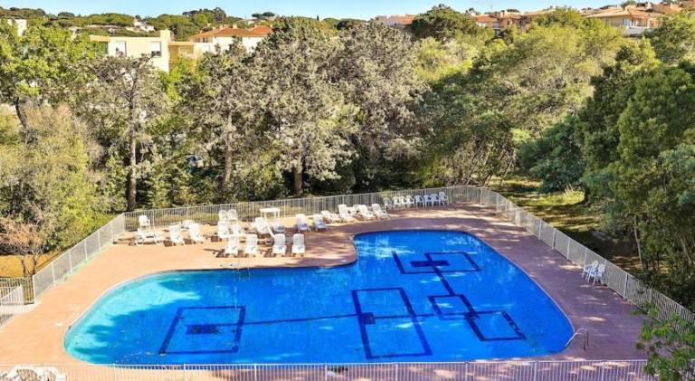Centre St Tropez - Gd 2 pieces, piscine et parking — photo 5