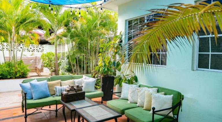 Numero Uno Beach Apartments — photo 3
