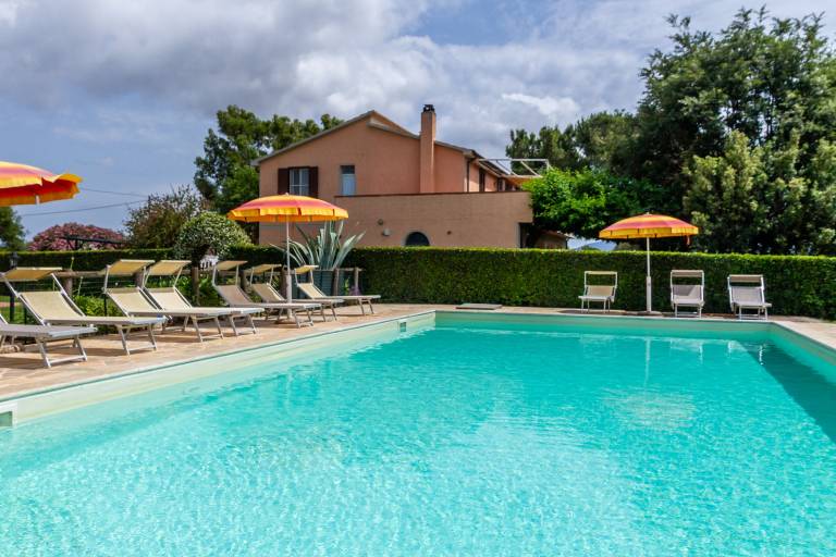 Apartment 'Principina tra mare e natura' with Shared Pool, Wi-Fi and Air Conditioning in Grosseto