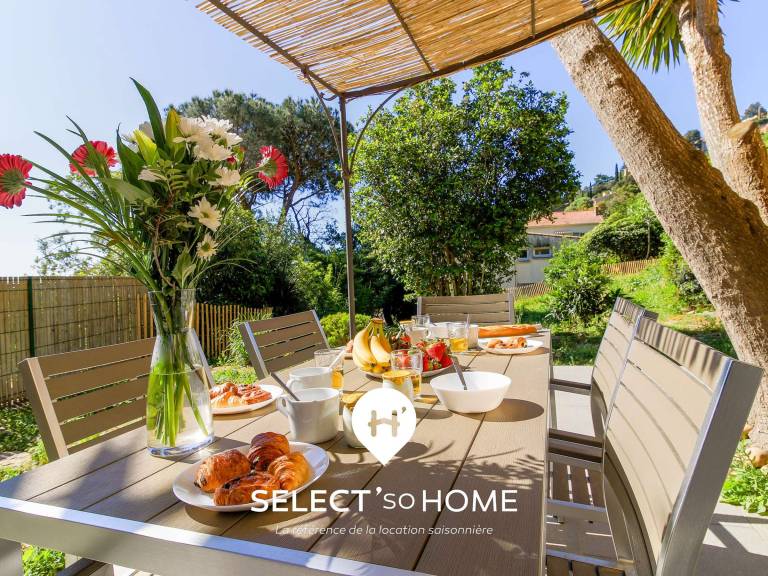 Spacious T3 with private garden in La Fossette, pets allowed in Le Lavandou