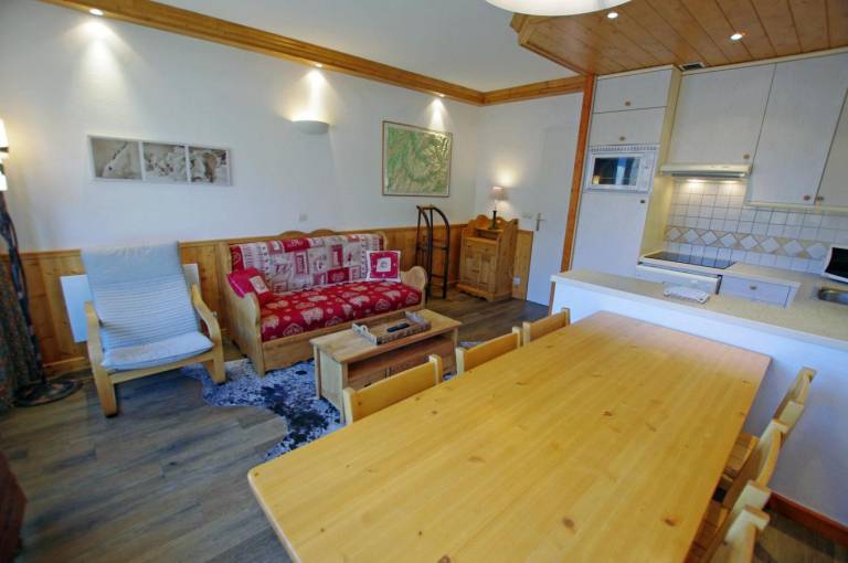 20m from resort center, 2nd floor, view lake, balcony, tv, ski locker, 53m², Tignes in Tignes